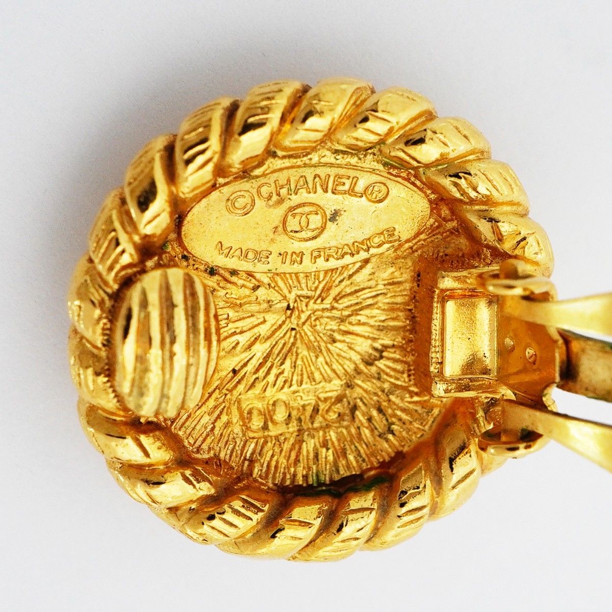 Chanel Earrings Vintage CC Logo Round — view 4