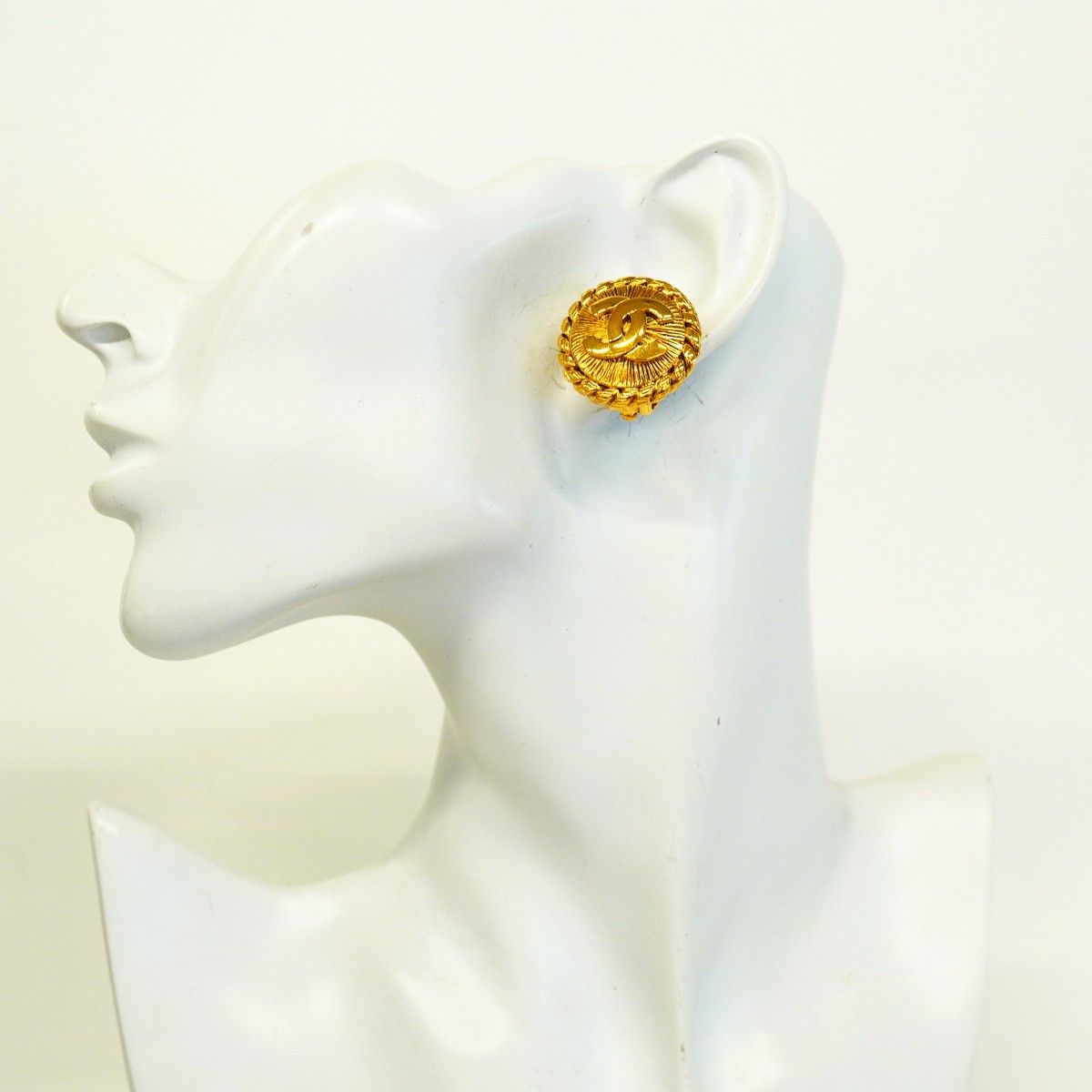 Chanel Earrings Vintage CC Logo Round — view 5