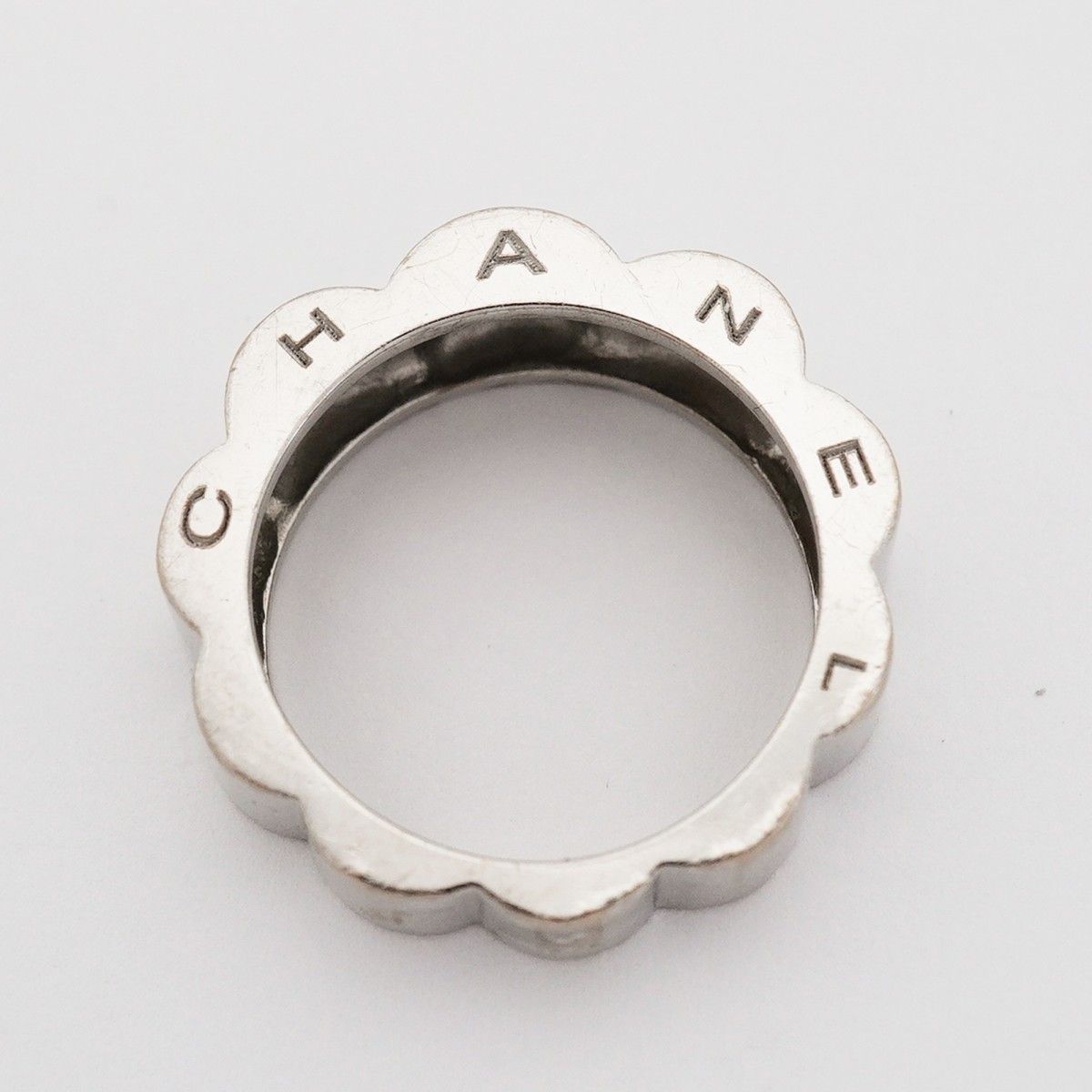 Chanel Ring Camellia Profile 18k White Gold — view 4
