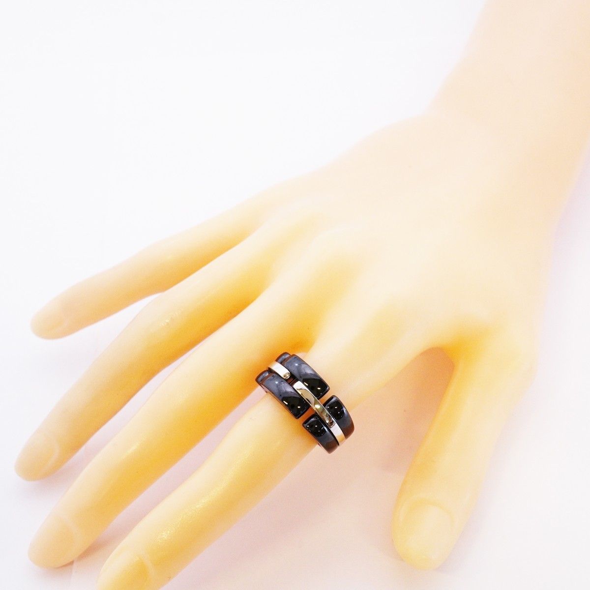 Chanel Ring Ultra Collection 18k White Gold Ceramic Black — view 8