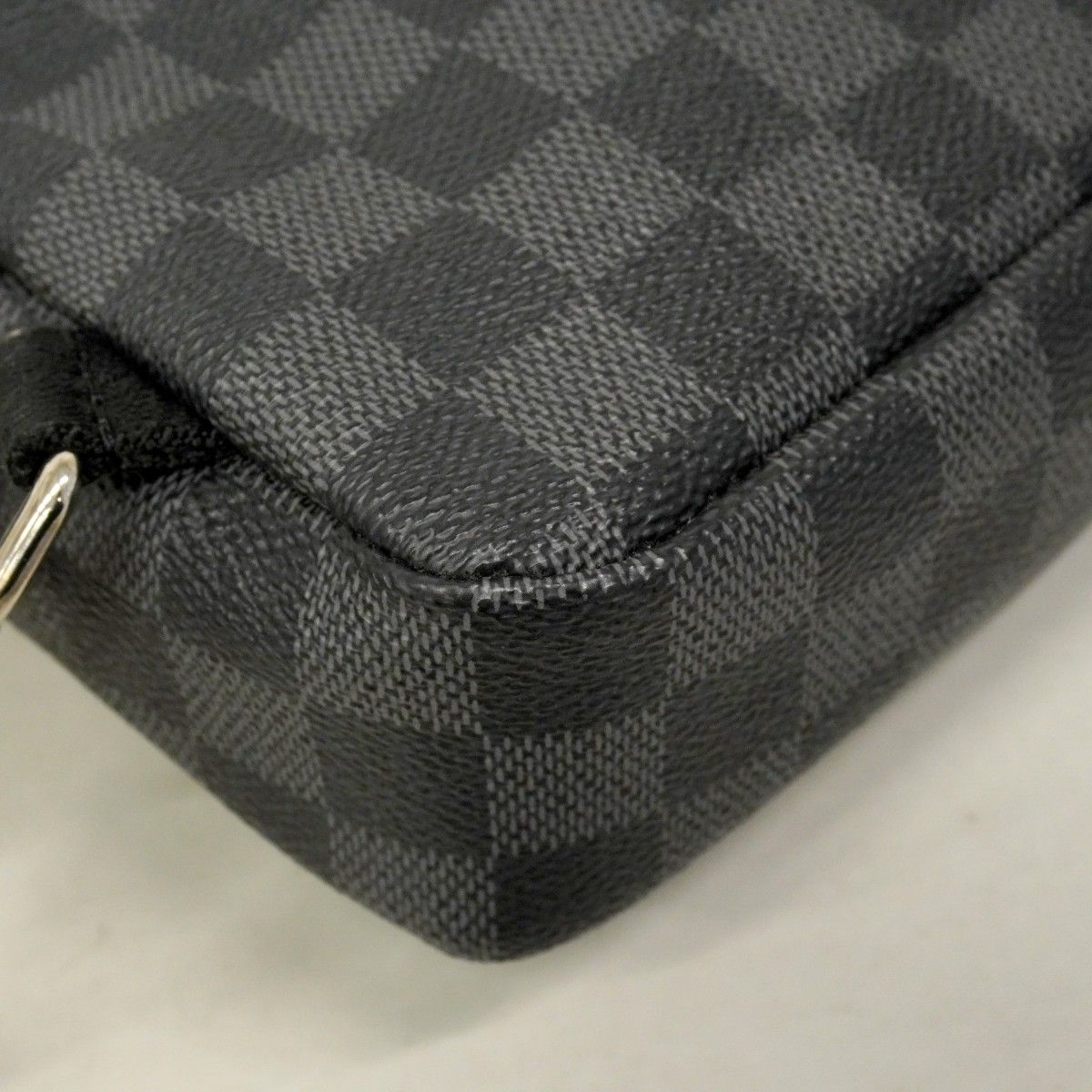 Louis Vuitton Belt Bag Damier Graphite Avenue Black — view 6