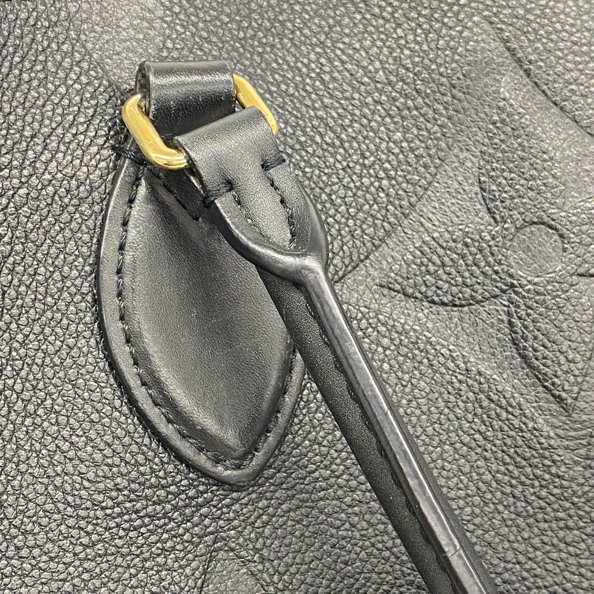 Louis Vuitton Tote Monogram Empreinte On The Go GM Noir 2-Way — view 8