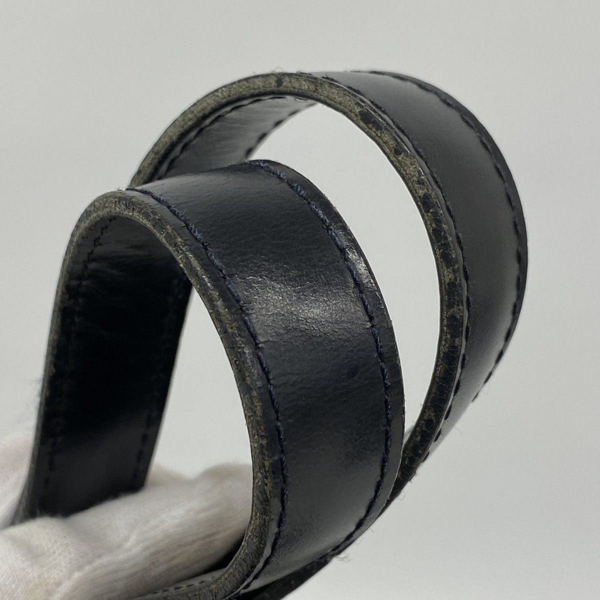 Louis Vuitton Shoulder Bag Epi Lussac Noir — view 9