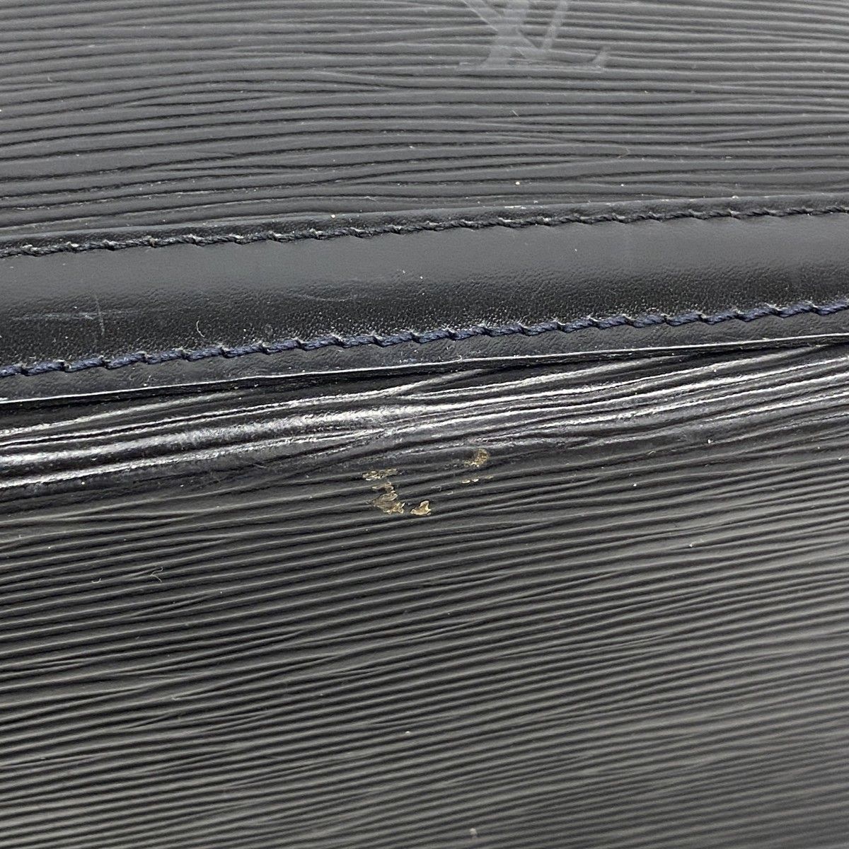 Louis Vuitton Shoulder Bag Epi Lussac Noir — view 7