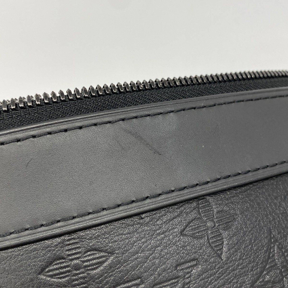 Louis Vuitton Clutch Monogram Shadow Pochette Discovery Black — view 9