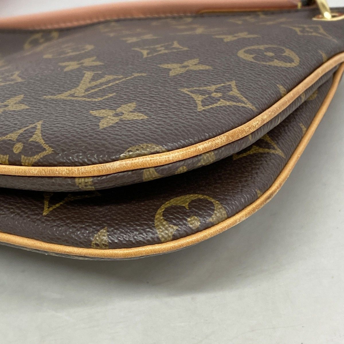 Louis Vuitton Shoulder Bag Monogram Loretta Ville Rose — view 7