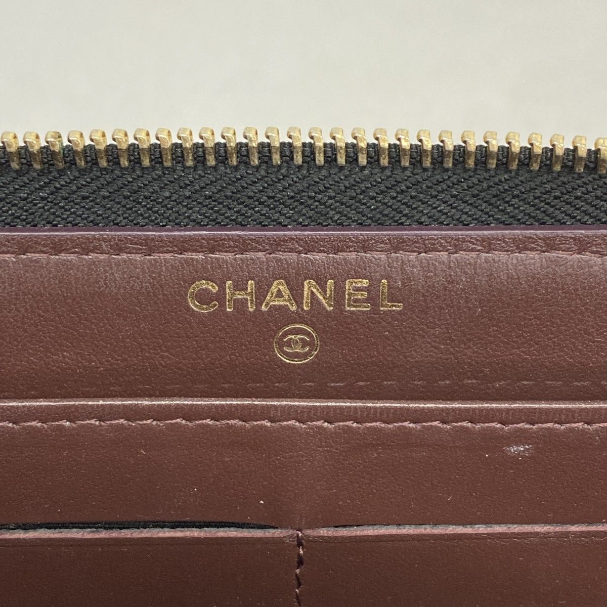 Chanel Wallet Quilted Caviar Leather Black Gold — view 4