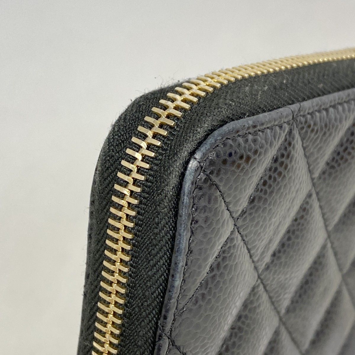 Chanel Wallet Quilted Caviar Leather Black Gold — view 6