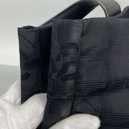 Chanel Tote New Travel Nylon Black Gold — view 9