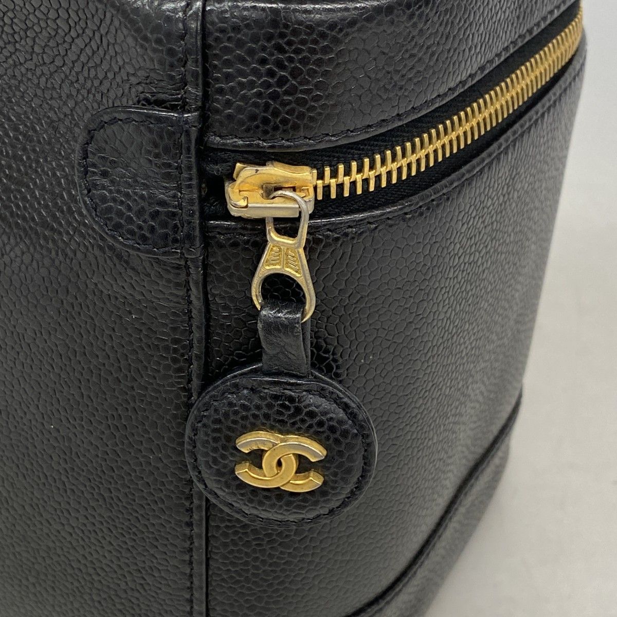Chanel Vanity Bag Caviar Leather Black Gold — view 9