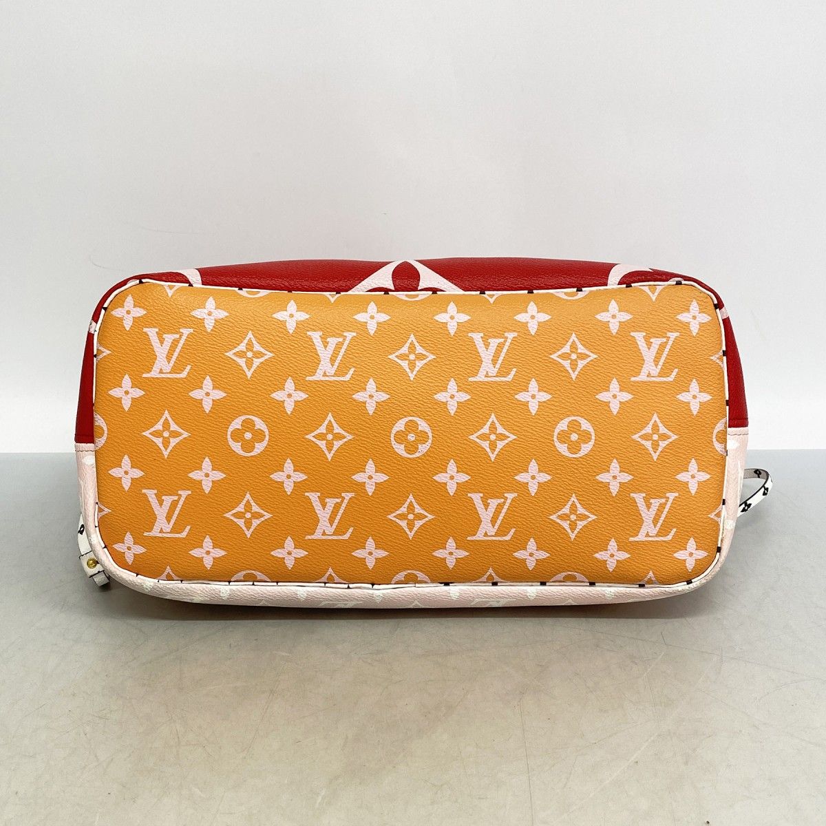 Louis Vuitton Tote Monogram Giant Neverfull MM Pink Rouge — view 3