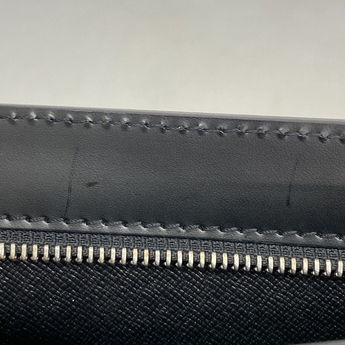 Louis Vuitton Clutch Epi Pochette Homme Noir — view 7