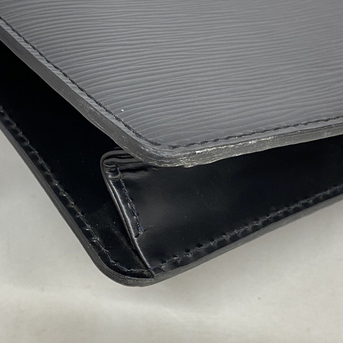 Louis Vuitton Clutch Epi Pochette Homme Noir — view 6