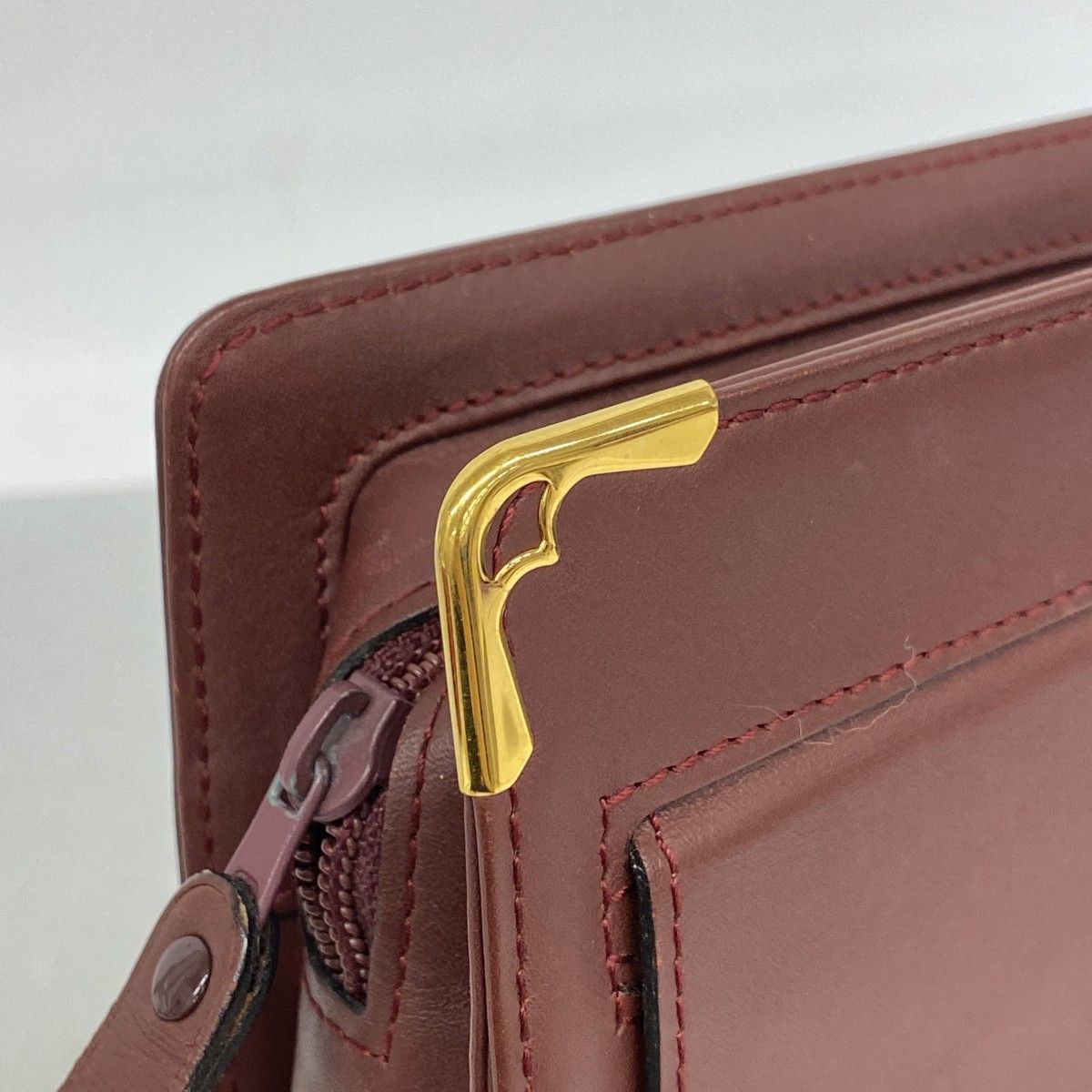 Cartier Clutch Must Leather Bordeaux Gold — view 7