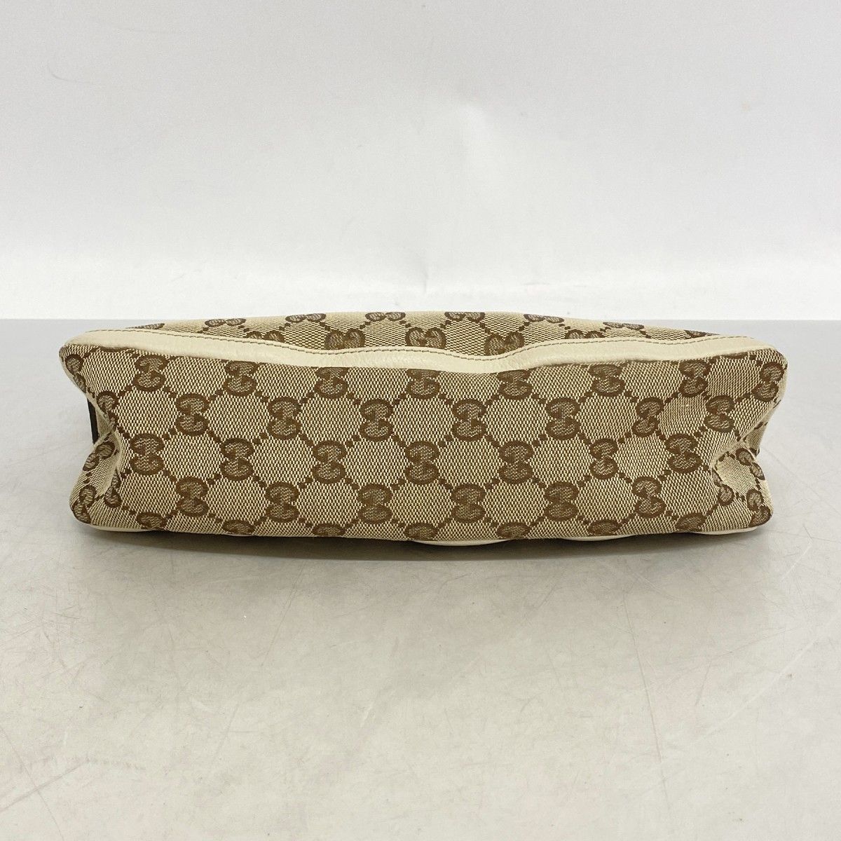 Gucci Handbag GG Canvas Abbey Beige Champagne Gold — view 3
