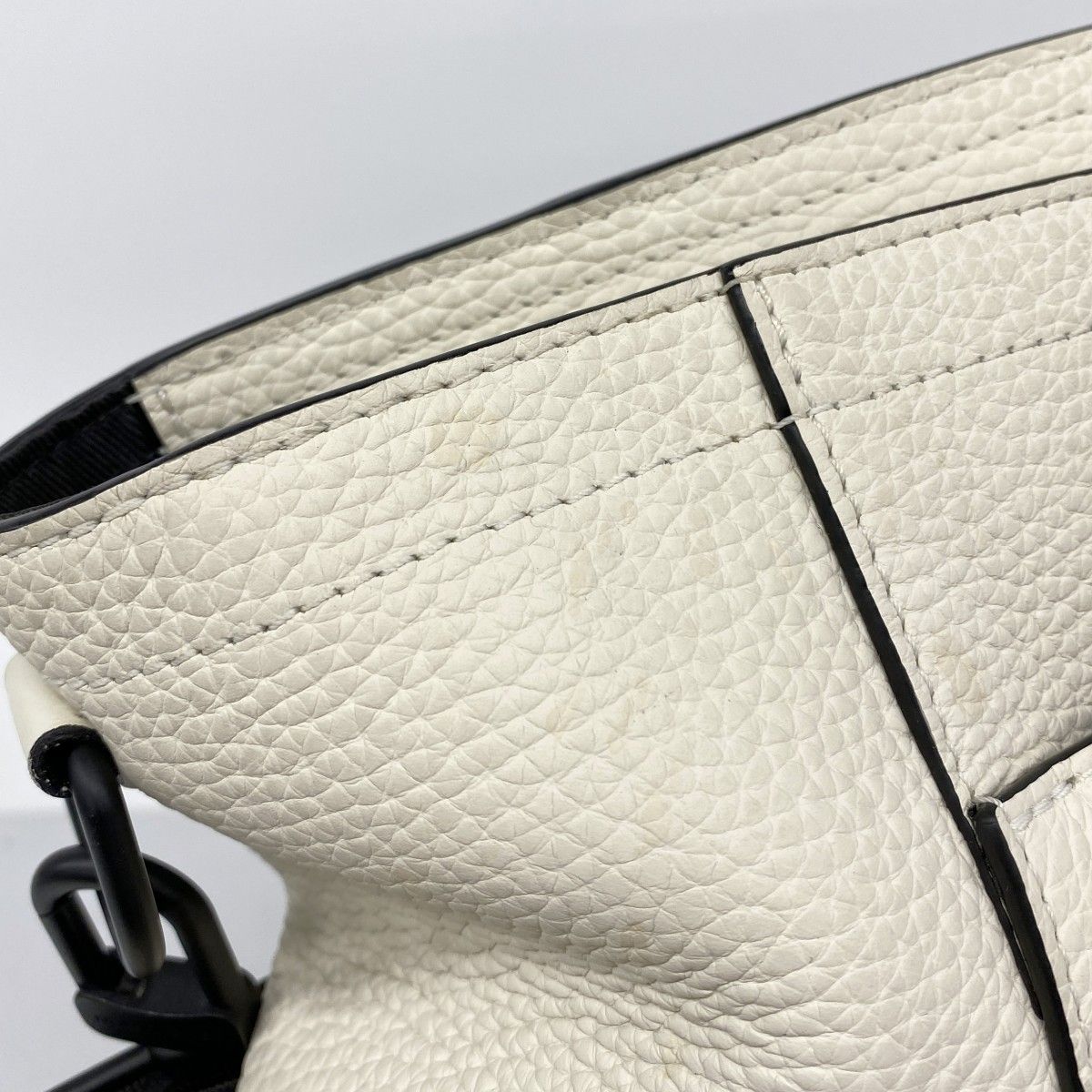 Louis Vuitton Tote Taurillon Christopher Blanc 2-Way — view 9