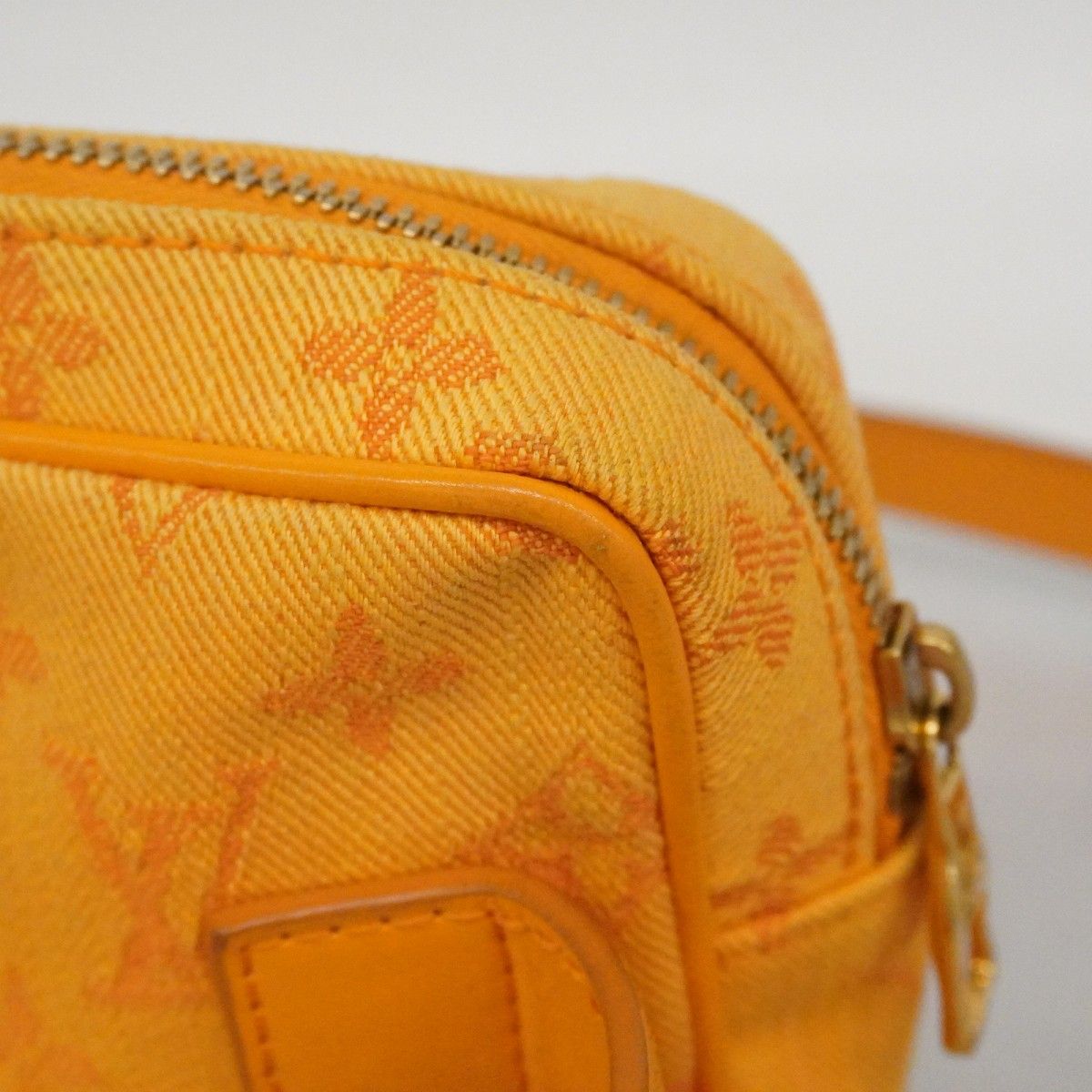 Louis Vuitton Belt Bag Monogram Denim Outdoor Ocher — view 6