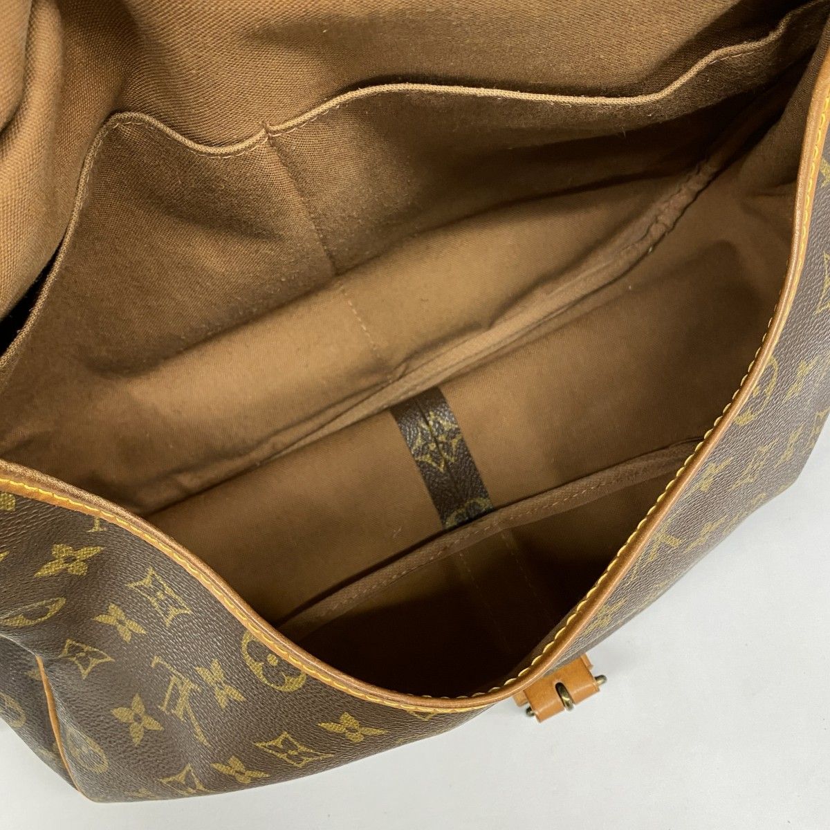 Louis Vuitton Shoulder Bag Monogram Saumur 35 Brown — view 4