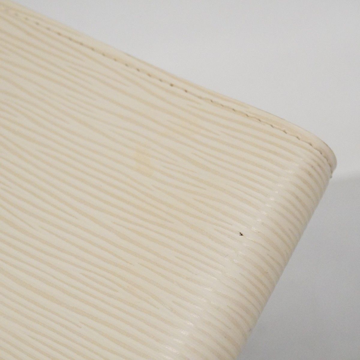 Louis Vuitton Notebook Cover Epi Agenda PM Yvoir — view 7