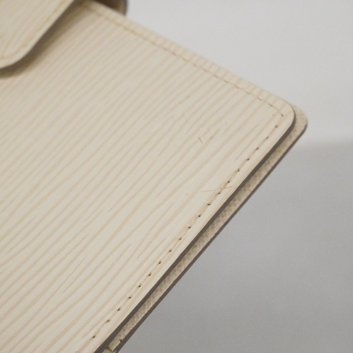 Louis Vuitton Notebook Cover Epi Agenda PM Yvoir — view 6