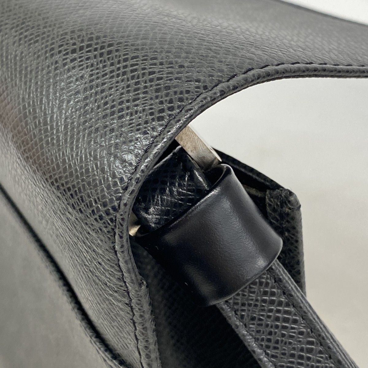 Louis Vuitton Clutch Taiga Selenga Ardoise — view 8