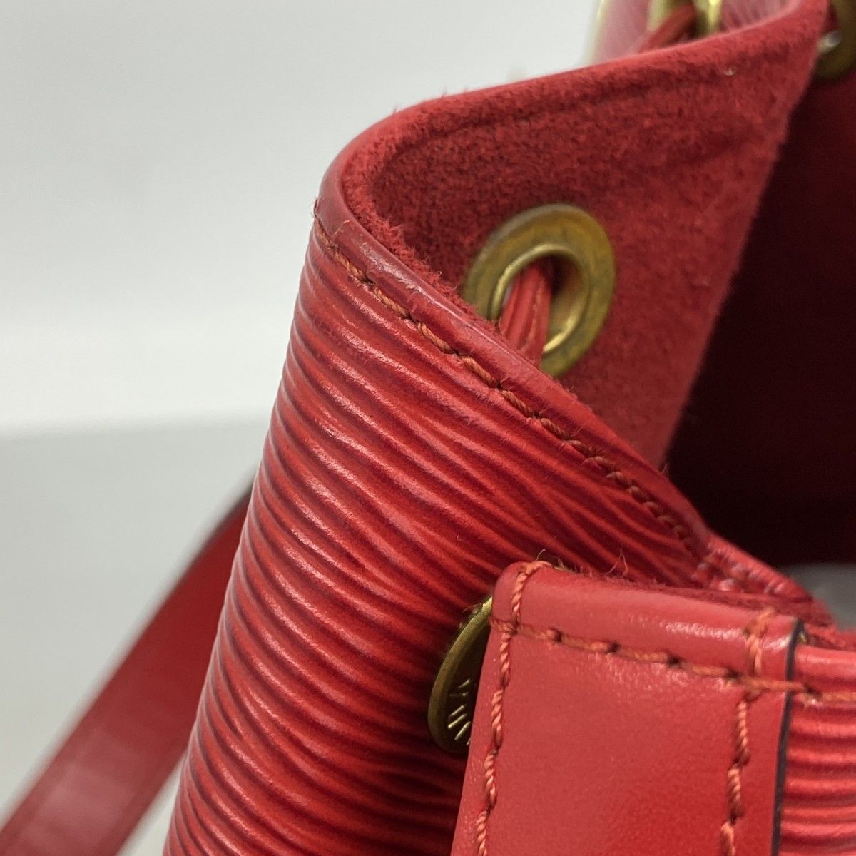 Louis Vuitton Shoulder Bag Epi Petit Noe Castilian — view 8