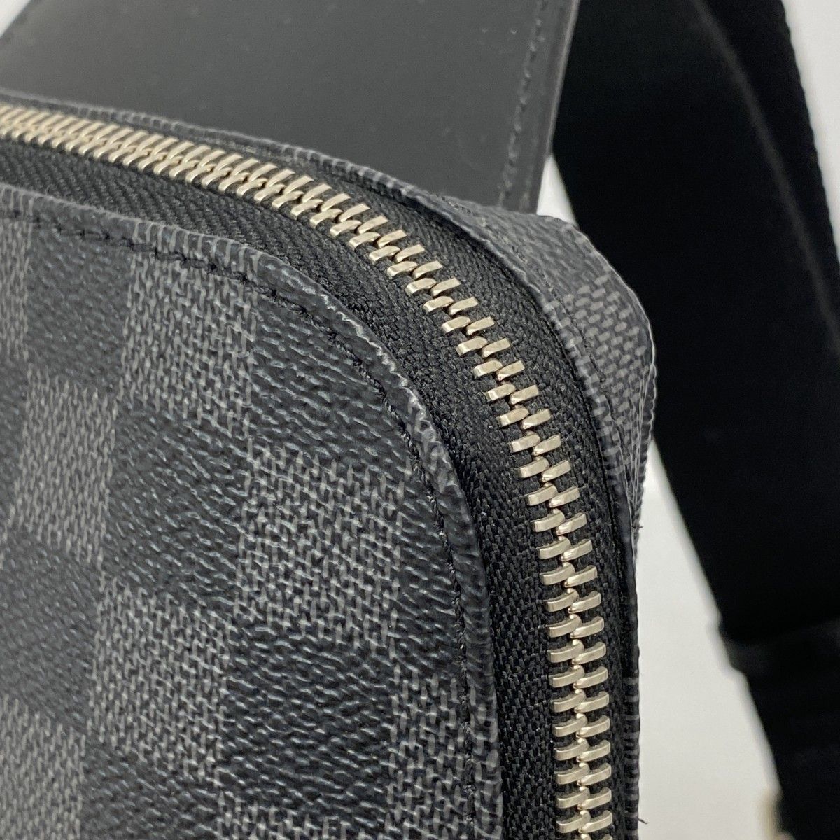 Louis Vuitton Belt Bag Damier Graphite Avenue Black Gray — view 7