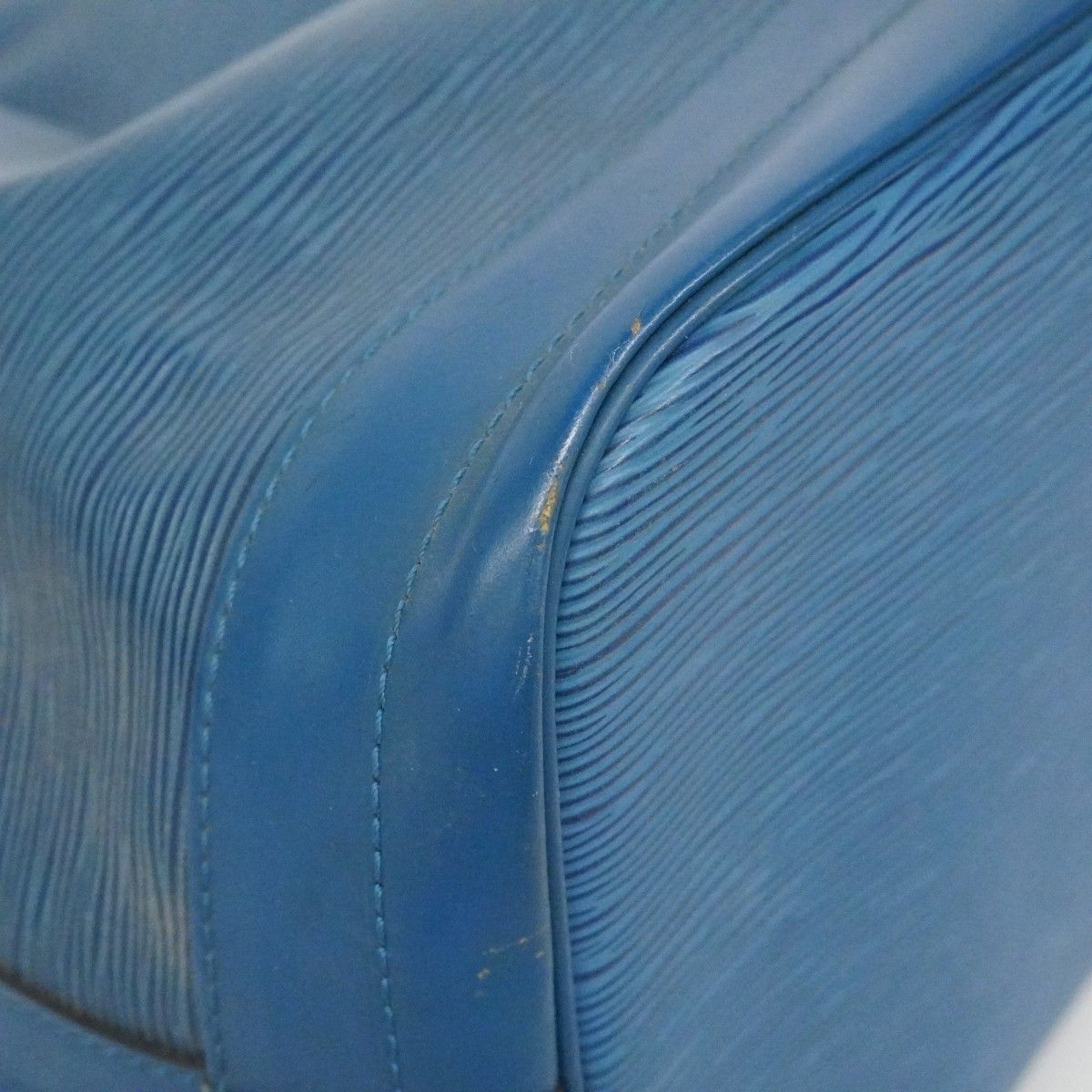 Louis Vuitton Shoulder Bag Epi Noe Toledo Blue — view 6