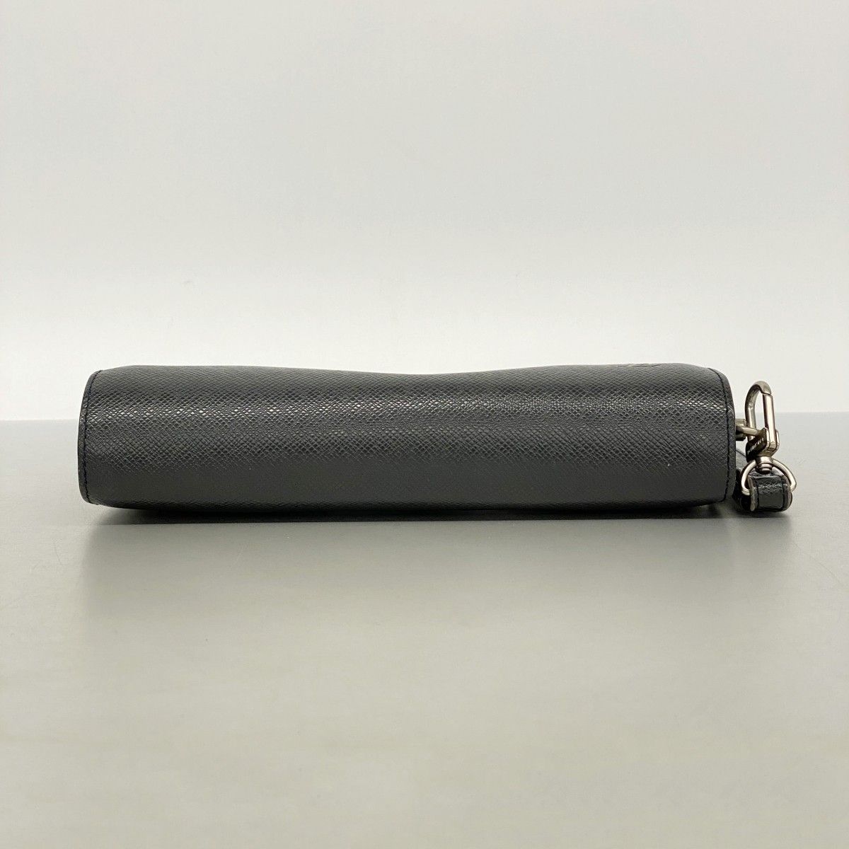 Louis Vuitton Clutch Taiga Baikal Ardoise — view 3