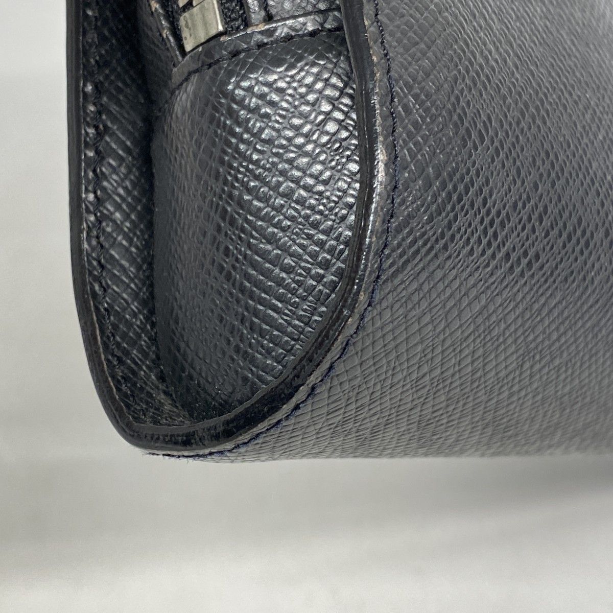 Louis Vuitton Clutch Taiga Baikal Ardoise — view 6