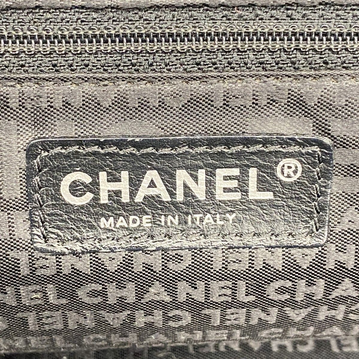 Chanel Shoulder Bag Choco Bar Leather Black Silver — view 5