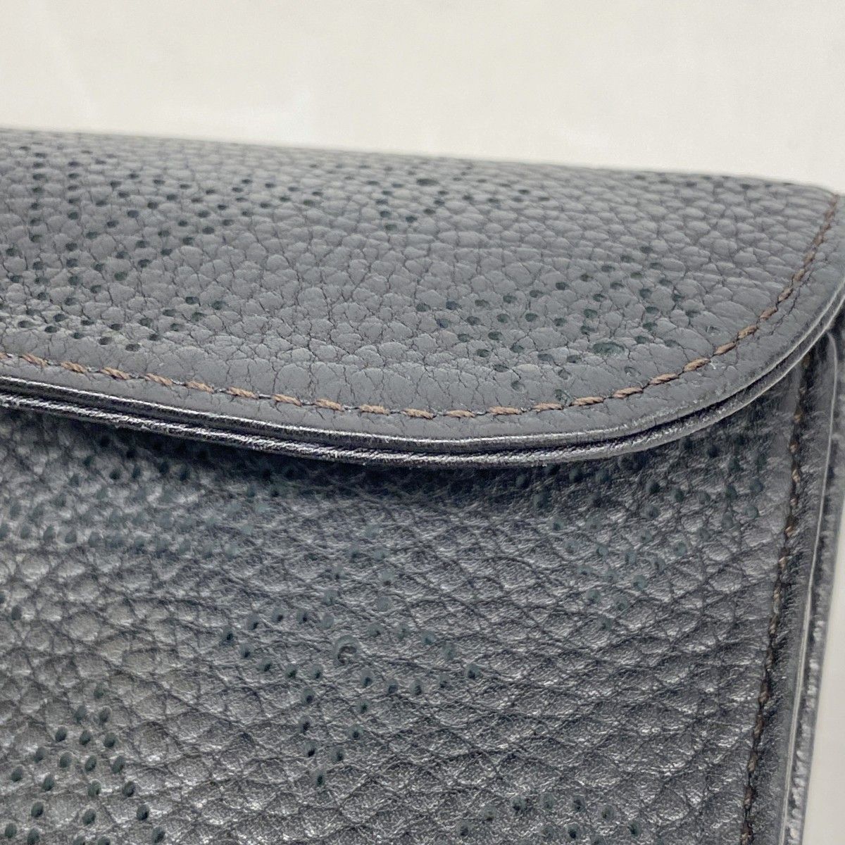 Louis Vuitton Trifold Wallet Mahina Portefeuille Amelia Noir — view 7