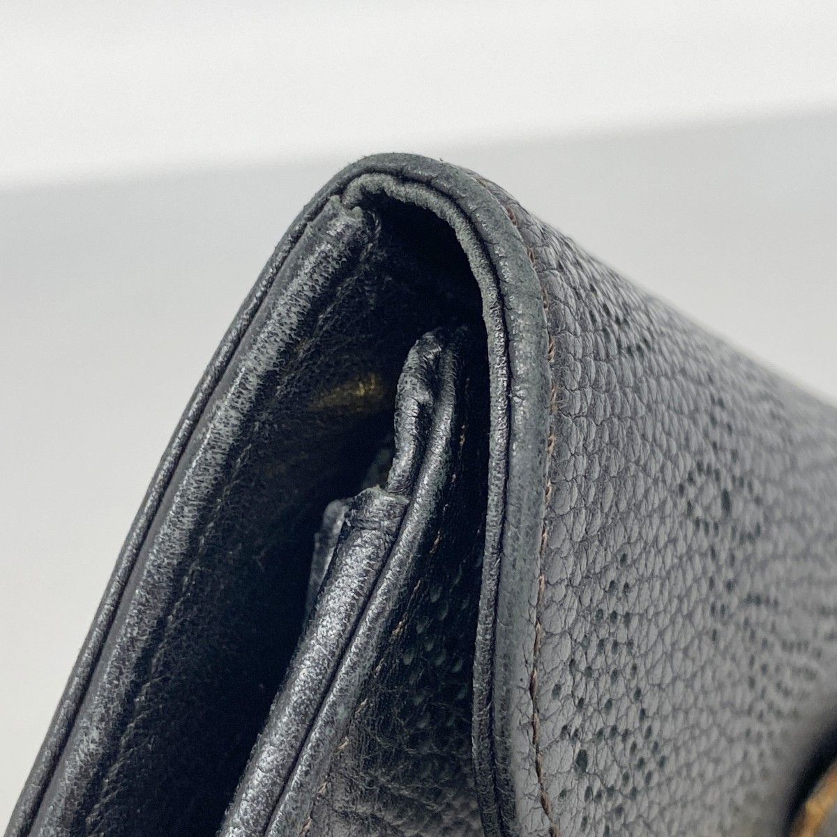 Louis Vuitton Trifold Wallet Mahina Portefeuille Amelia Noir — view 6