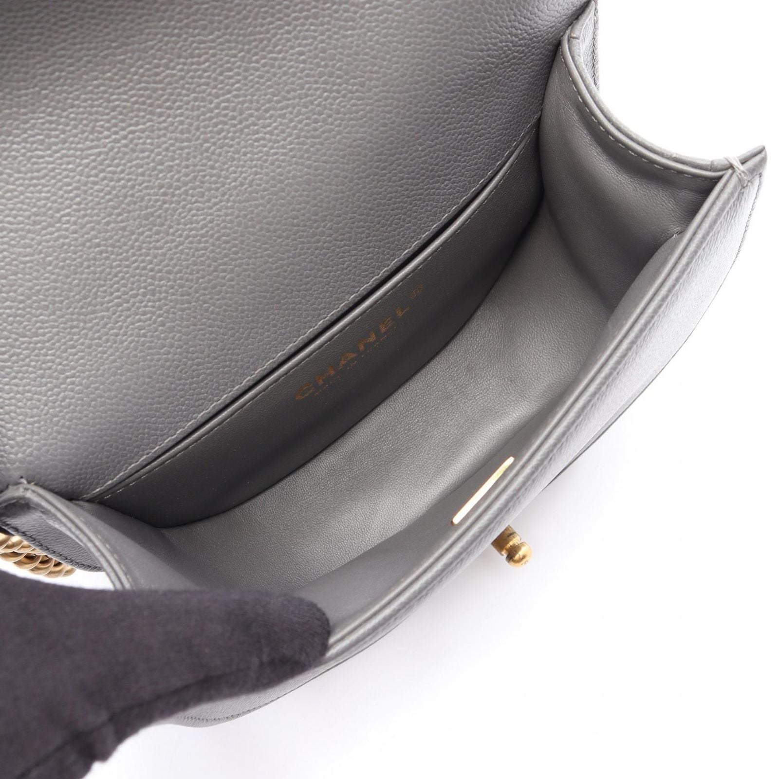 Chanel Shoulder Bag Bo Ischanel Smo le Gray Caviar Leather Bo Smo le — view 3