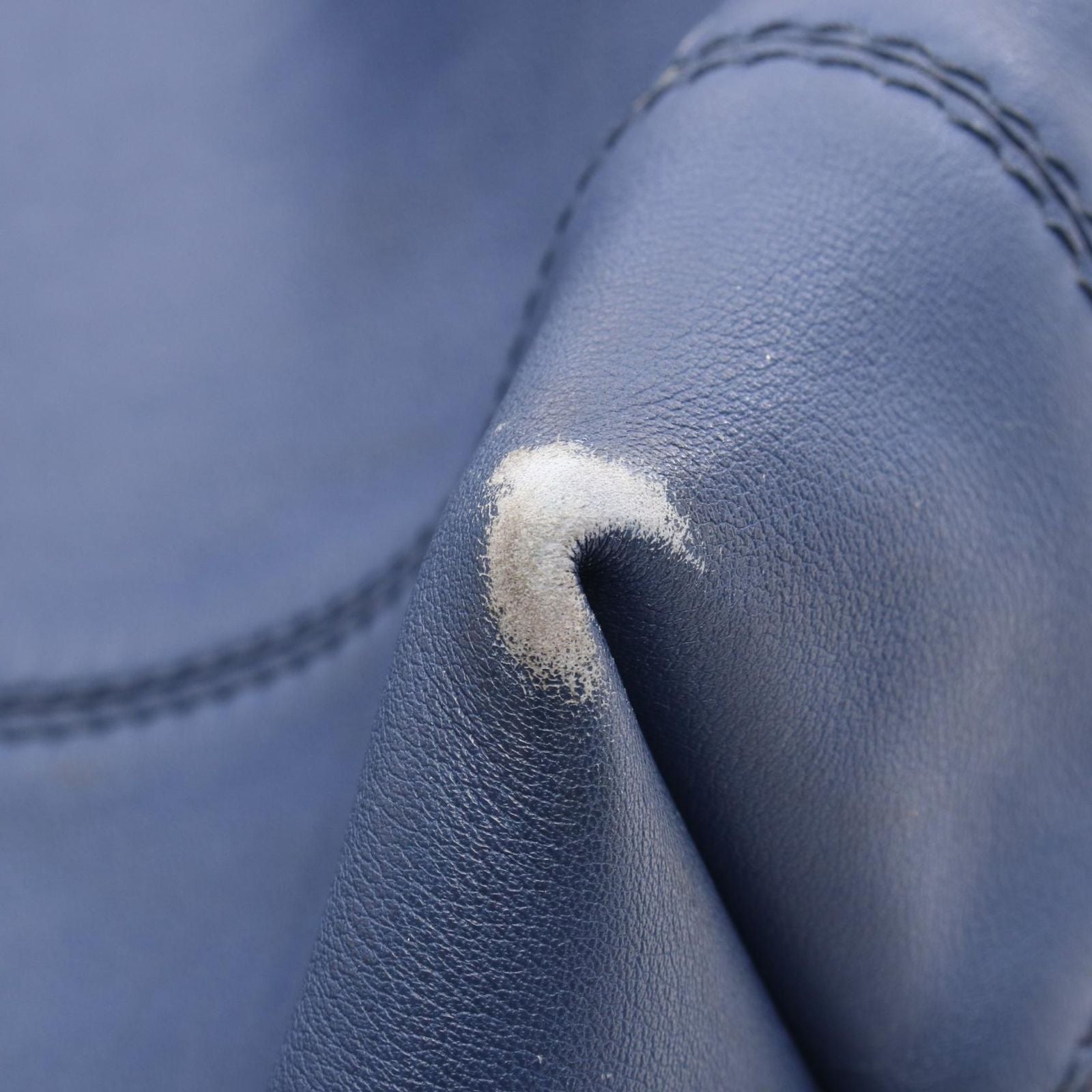 Bvlgari Tote Octo Navy Leather — view 7