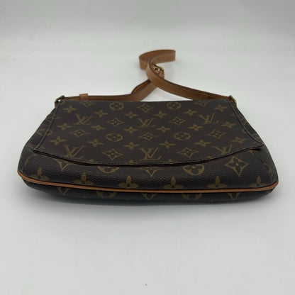 Louis Vuitton Musette Tango Short Shoulder — view 9