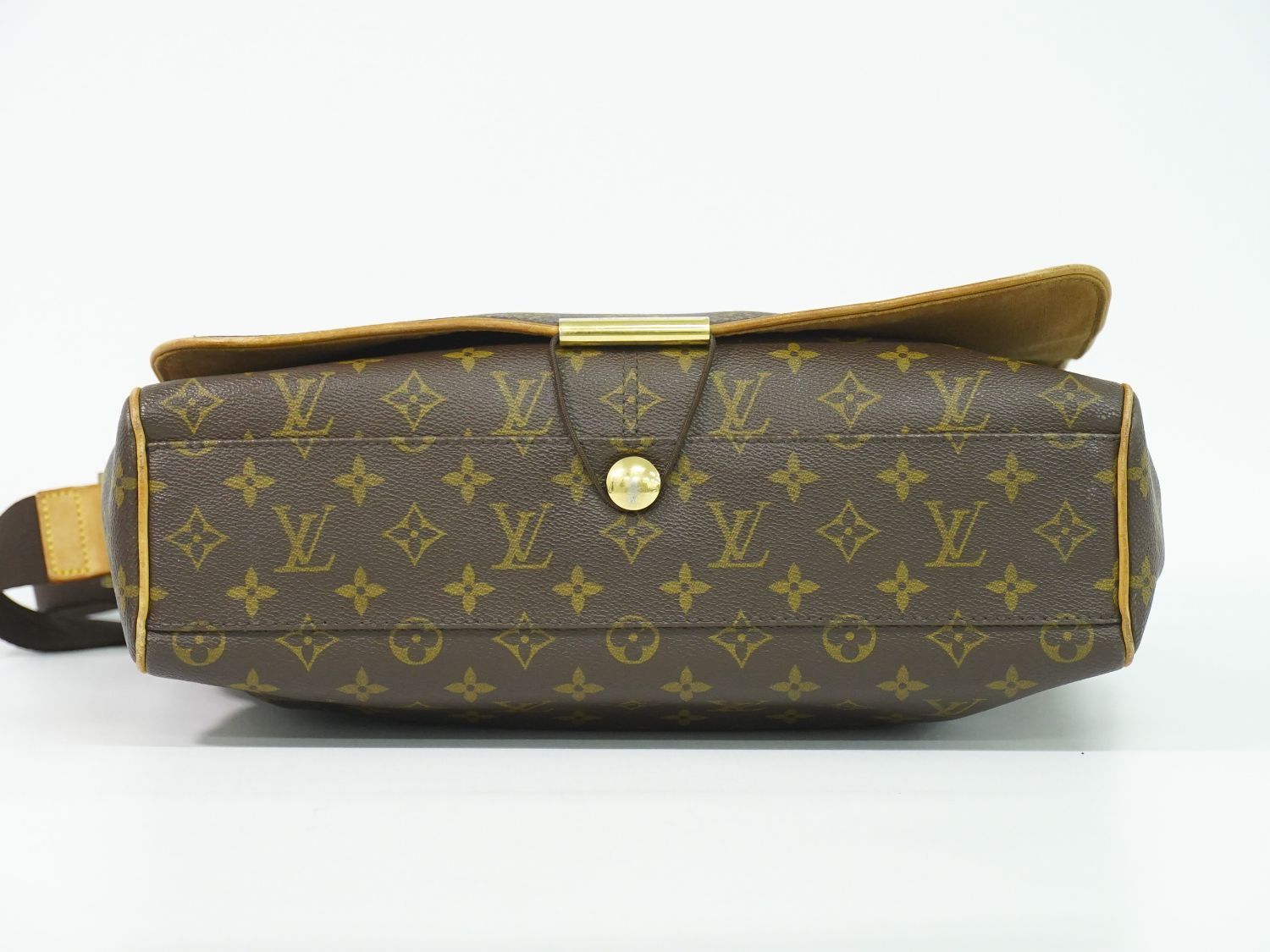 Louis Vuitton LV Aves Monogram Shoulder Bag Brown — view 3