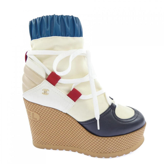 Chanel Boots Beige