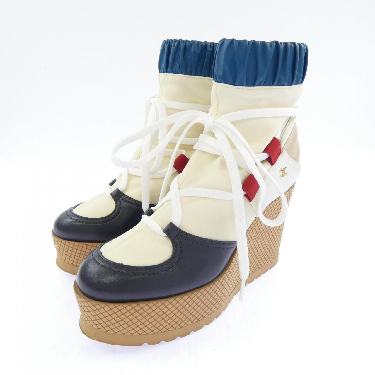 Chanel Boots Beige — view 3