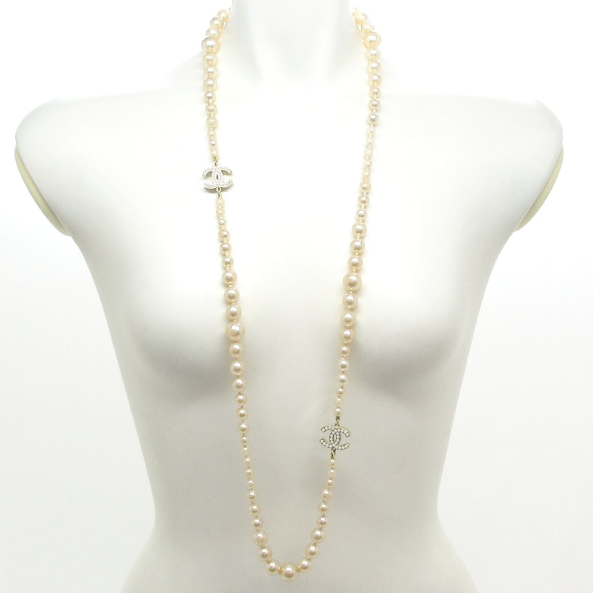 Chanel Necklace CC Logo White Gold — view 2