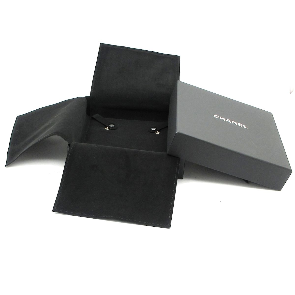 Chanel Necklace CC Logo White Gold — view 7