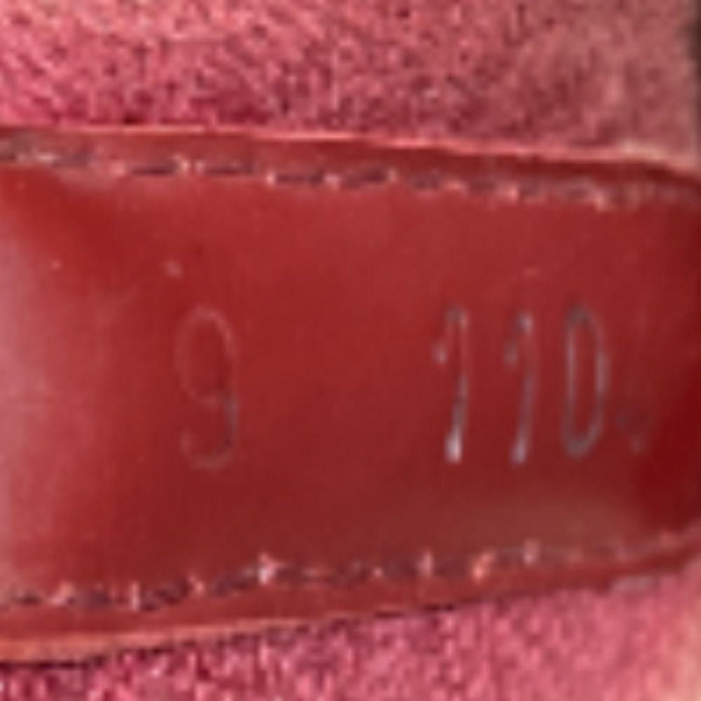 Louis Vuitton Thong Beach Sandals 9 — view 7