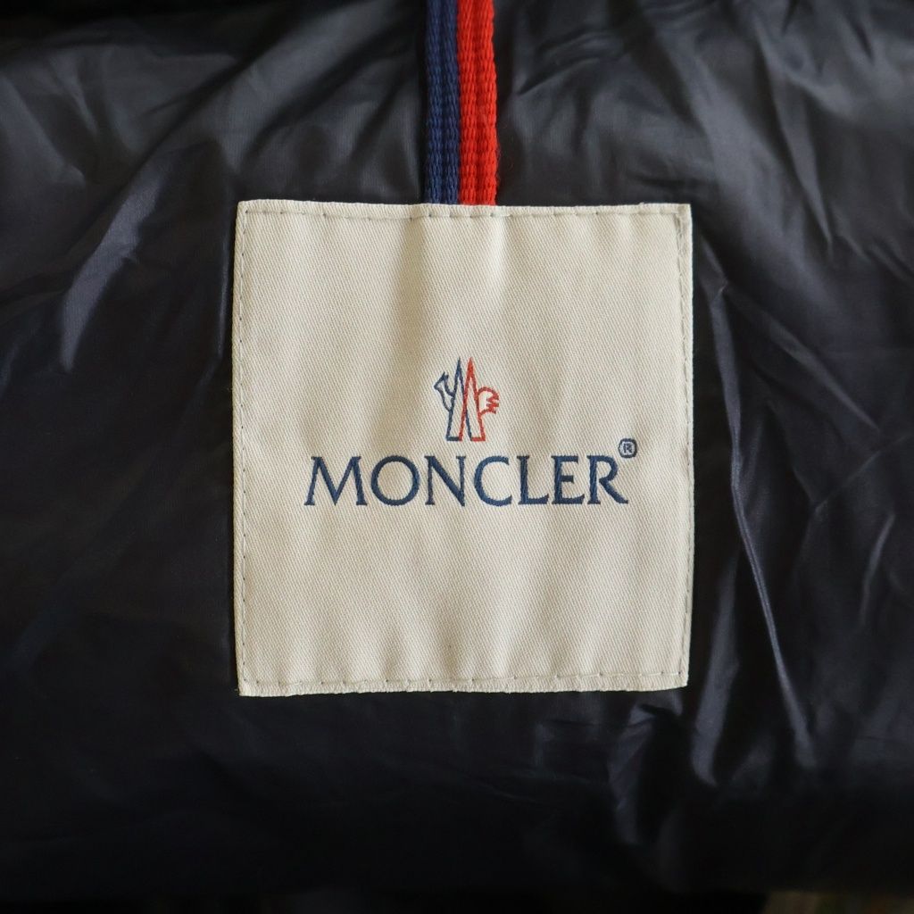 Moncler Gaston Down Jacket Navy — view 7