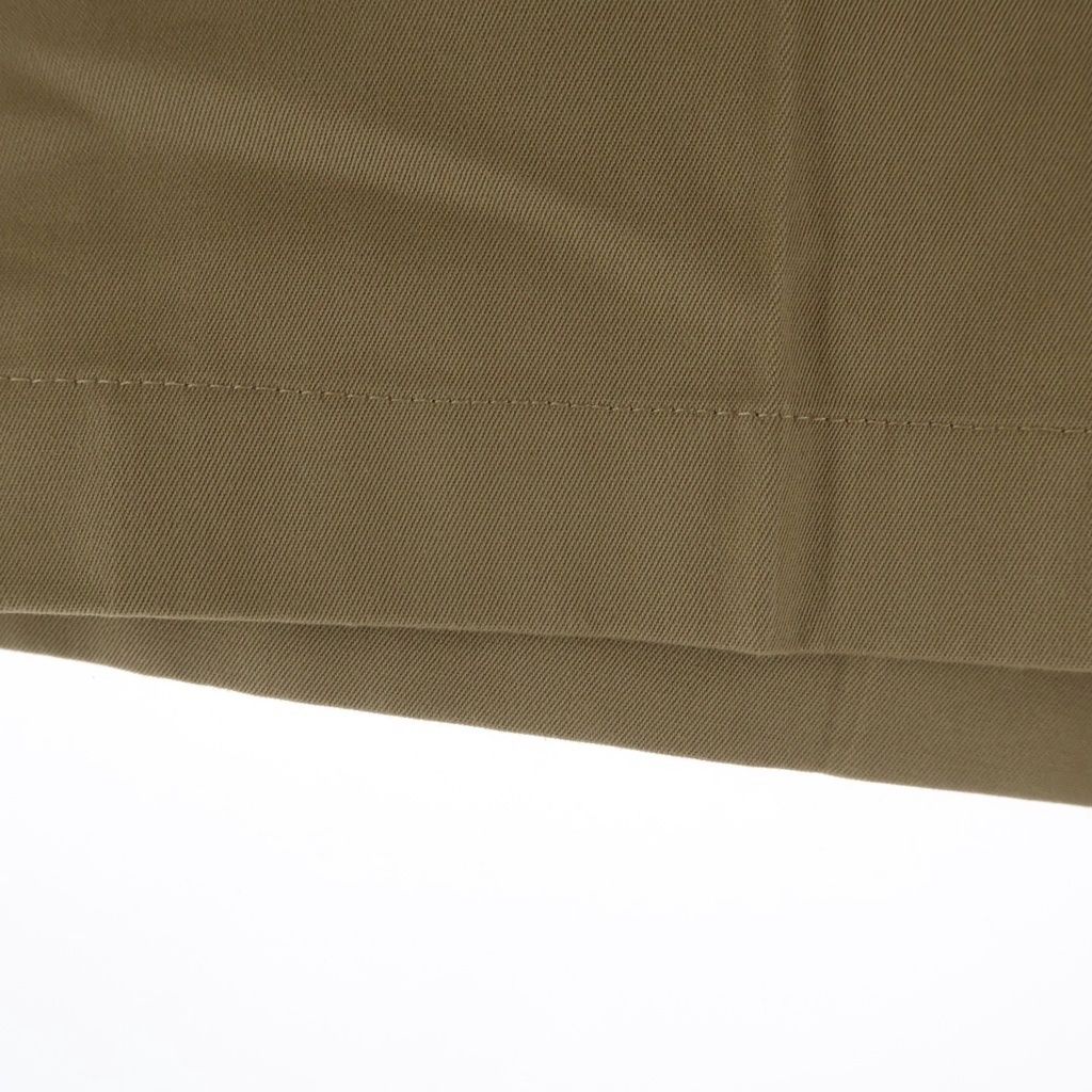 Prada Triangle Logo Plate Shorts Beige — view 4