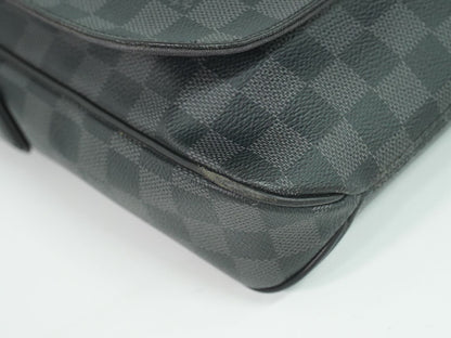 Louis Vuitton LV District PM Damier Graphite Shoulder Bag Pochette Black Gray — view 7