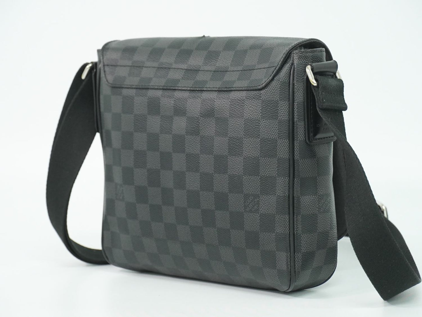 Louis Vuitton LV District PM Damier Graphite Shoulder Bag Pochette Black Gray — view 2