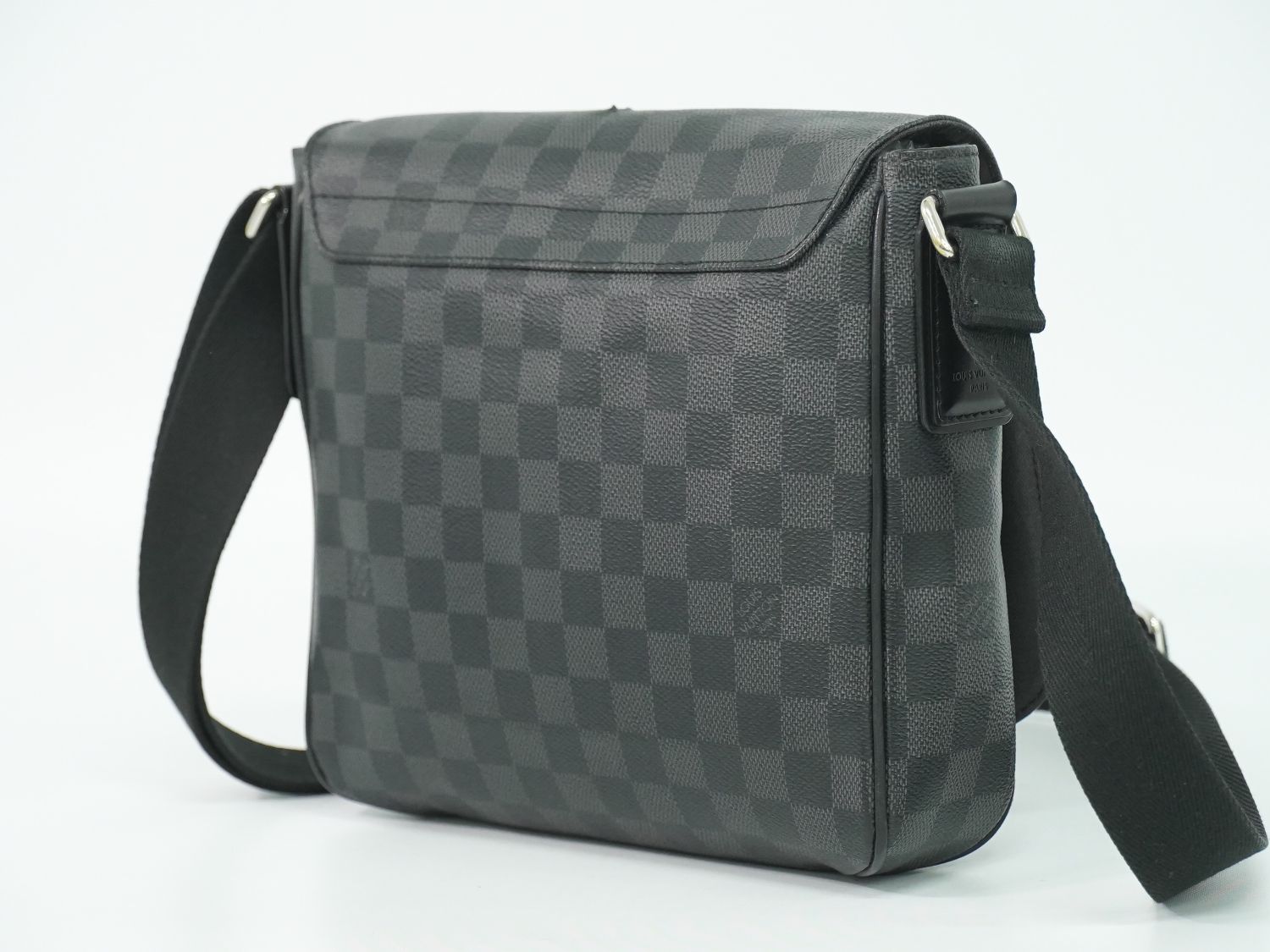 Louis Vuitton LV District PM Damier Graphite Shoulder Bag Pochette Black Gray — view 2