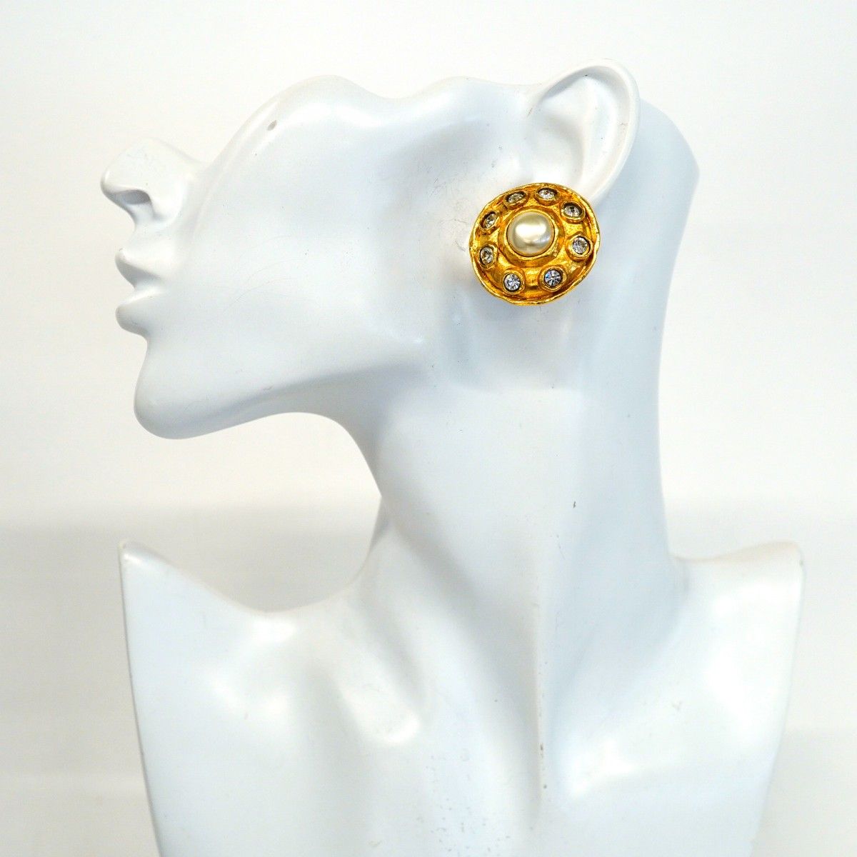 Chanel Earrings Vintage Round — view 5