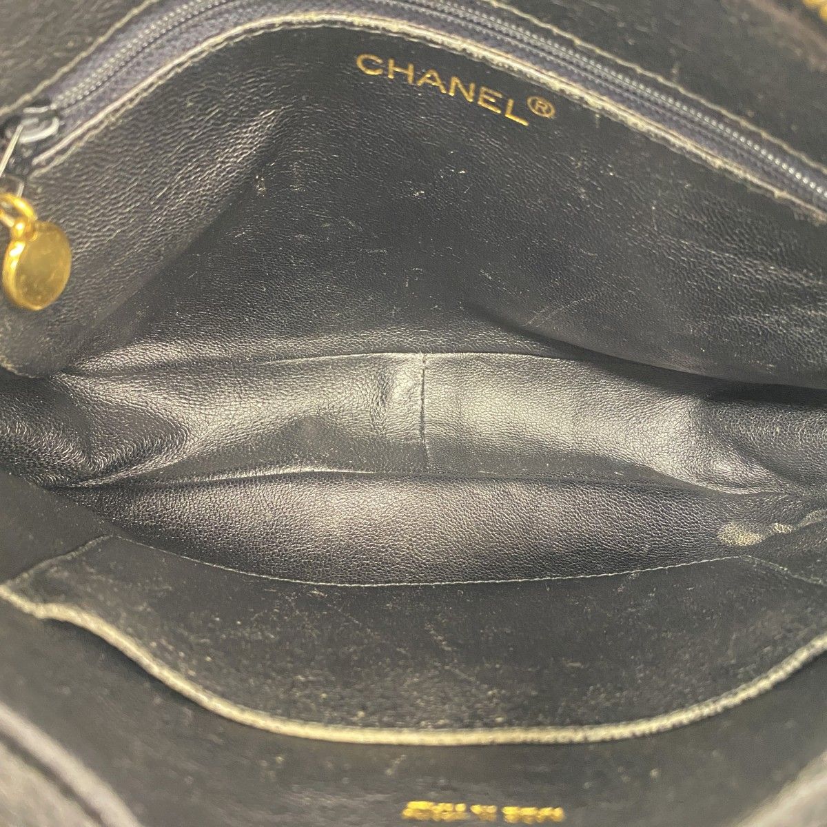 Chanel Shoulder Bag Quilted Lambskin Black Gold — view 4