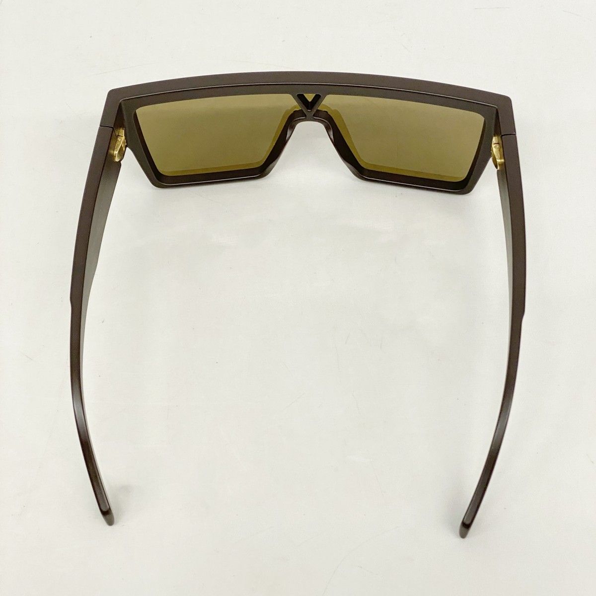Louis Vuitton Sunglasses LV Waimea L Brown Eyewear — view 6